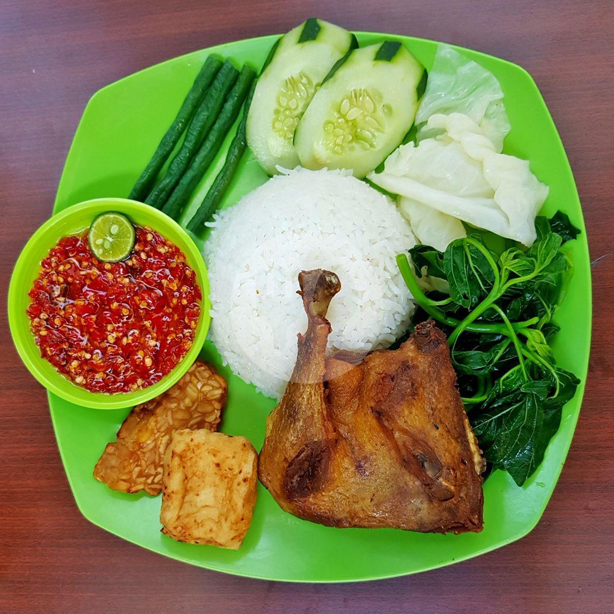 Nasi tempong Bali